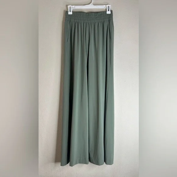 Vuori Villa Wideleg Lightweight Pants VW4047 Pistachio size Small - Picture 1 of 7